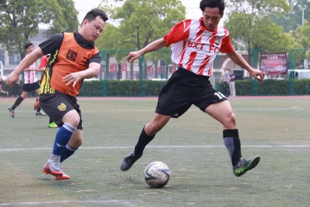 曝考辛斯打超三月薪35万美元 还要求带上家属